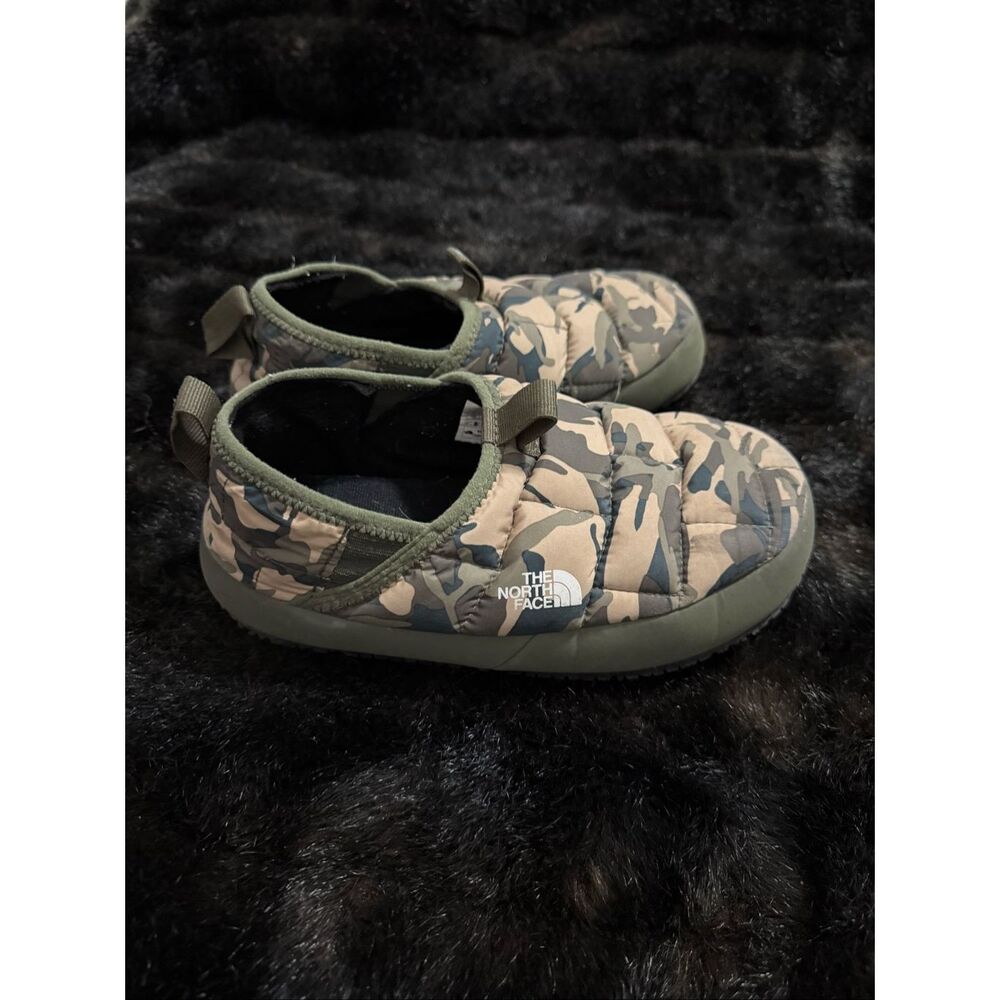 North Face ThermoBall Traction Mule V Camo Insulated Slippers kids ‎ Size 3
